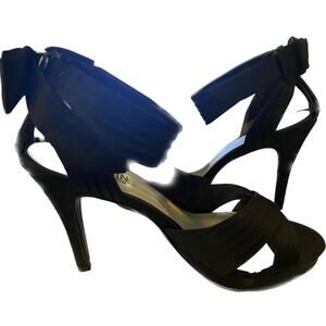 Jasmin Collection High Heels With Black Ankle Straps and Bow, Size 8.5